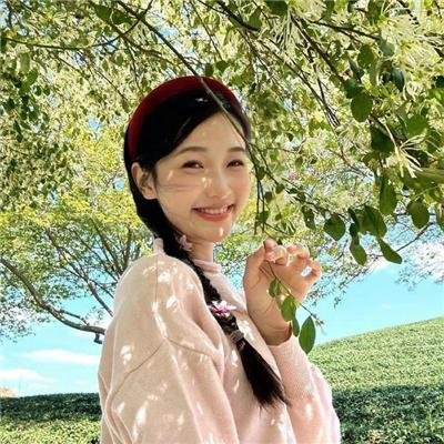 与鹦鹉同住